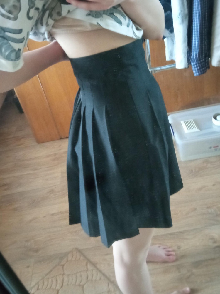 Юбка классная, немного маленькая мне, но я уже поменяла. Выглядит хорошо и ткань приятная.