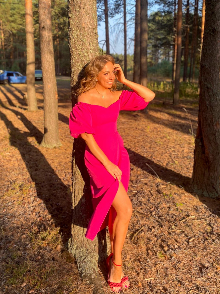 Очень классное, эффектное платье! Качество супер, идёт в размер