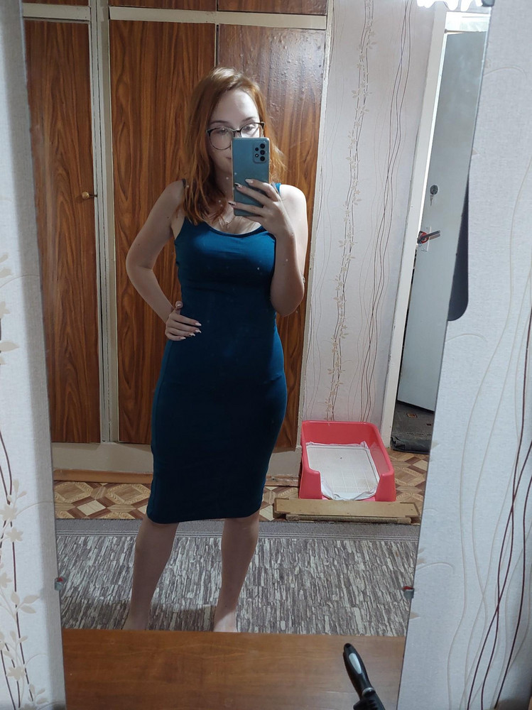 Взяла на свои параметры  XS, ориентируясь по размерной сетке.
Грудь 82
Талия 69
Бедра 91
Рост 165

Ооооочень облегает, еле залезла
Но после того, как протянула все платье по туловищу, обнаружила, что есть возможность дышать и поесть. Не знаю, подумаю, может, заказать размер побольше... 

Ощущение, что в этом и задумка платья — во время одевания скатывать с тела трусы😆