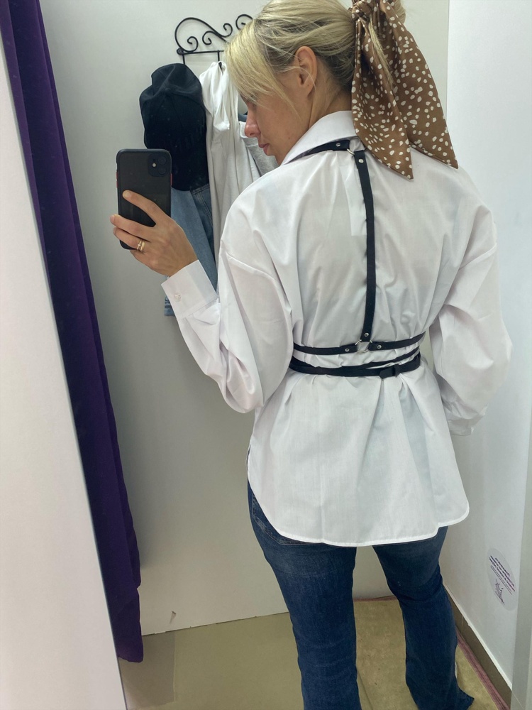 Классная!) качество отличное. Ремешок длинный 