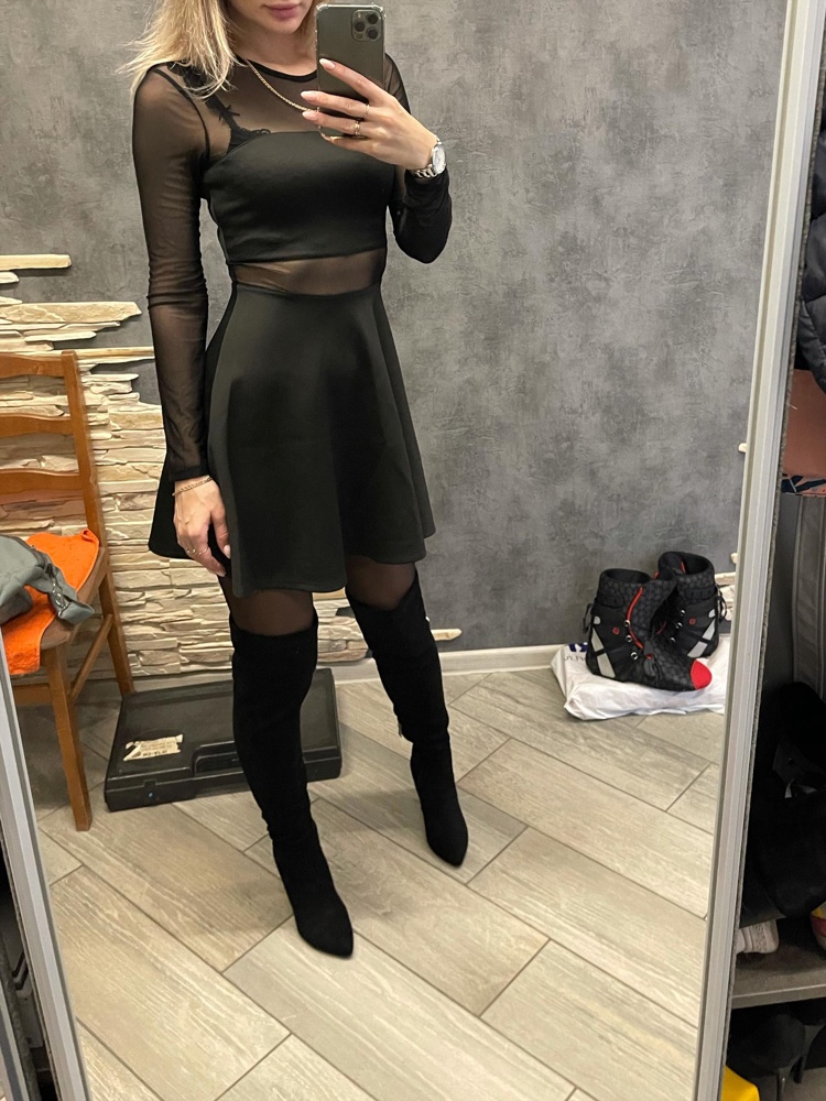 Немного сползает , в целом вроде не плохо 