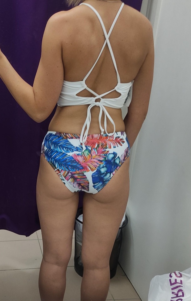 Купальник сел хорошо. Но отказ в пользу другого.