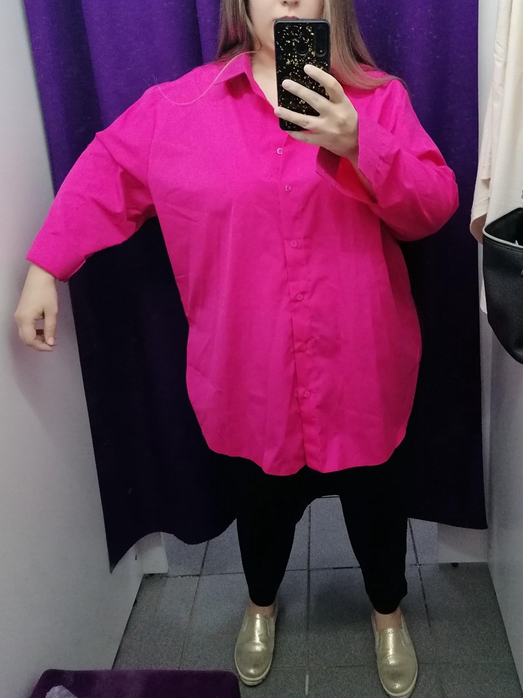 Брала малиновую, цвет яркий, но на фото ярче смотрится. Ношу 54, не было в наличии, рескнула взять 56 и утонула, думаю и на размер меньше моего 52 подойдёт. Добавила в лист ожидания, хотелось бы ещё подешевли, сейчас подорожала