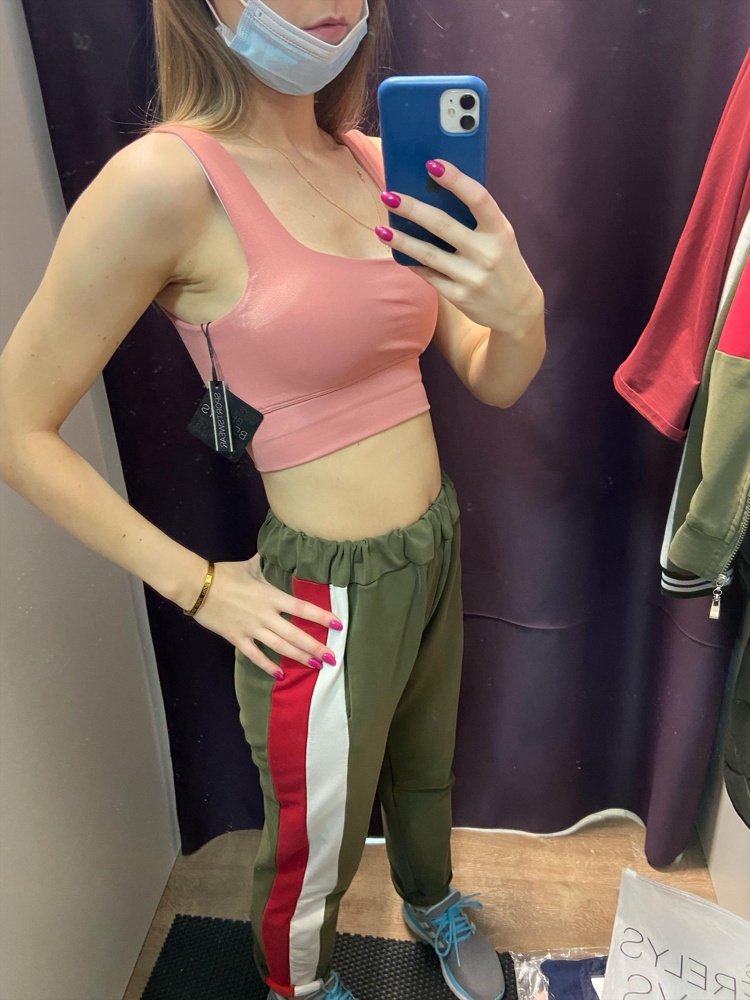 В целом норм, только грязный от предыдущих примерок, и хотела заказать лосины в комплект, ни вроде для лосин поставка не ожидается, поэтому вернула