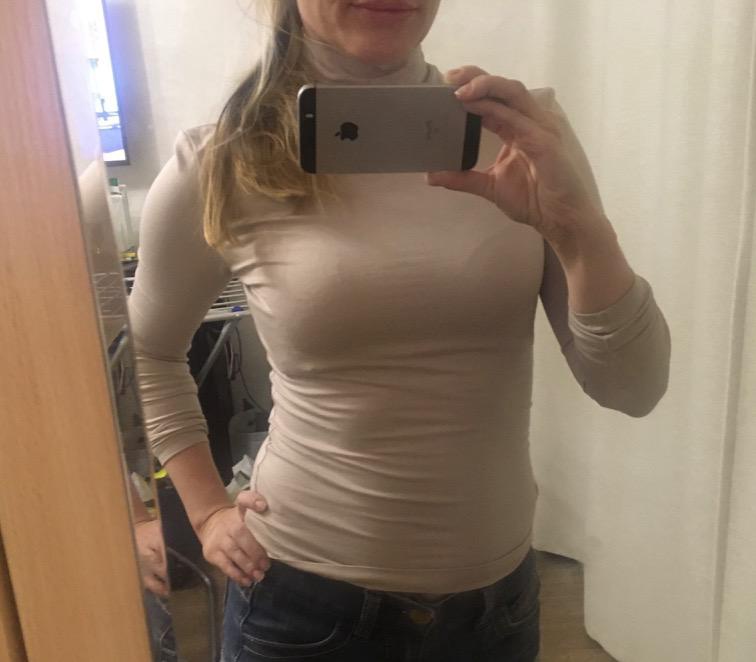 Не удержалась и после чёрной взяла ещё бежевую. Красивая базовая вещь. Спасибо производителю за такие качественные и доступные вещи. Это точно теперь не последняя Ваша вещь в гардеробе 