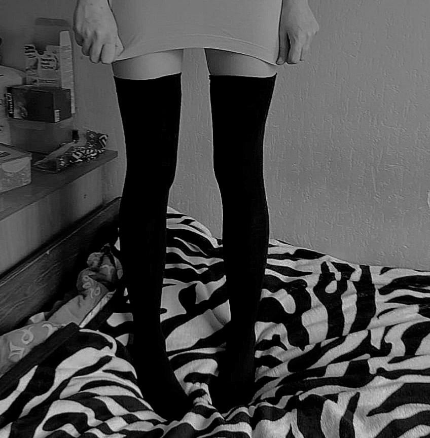 ааа очень милые чулки :3 пришли в классном прозрачном чёрном мешочке, ещё положили две наклейки, спасибо большое, всё гуд 10/10