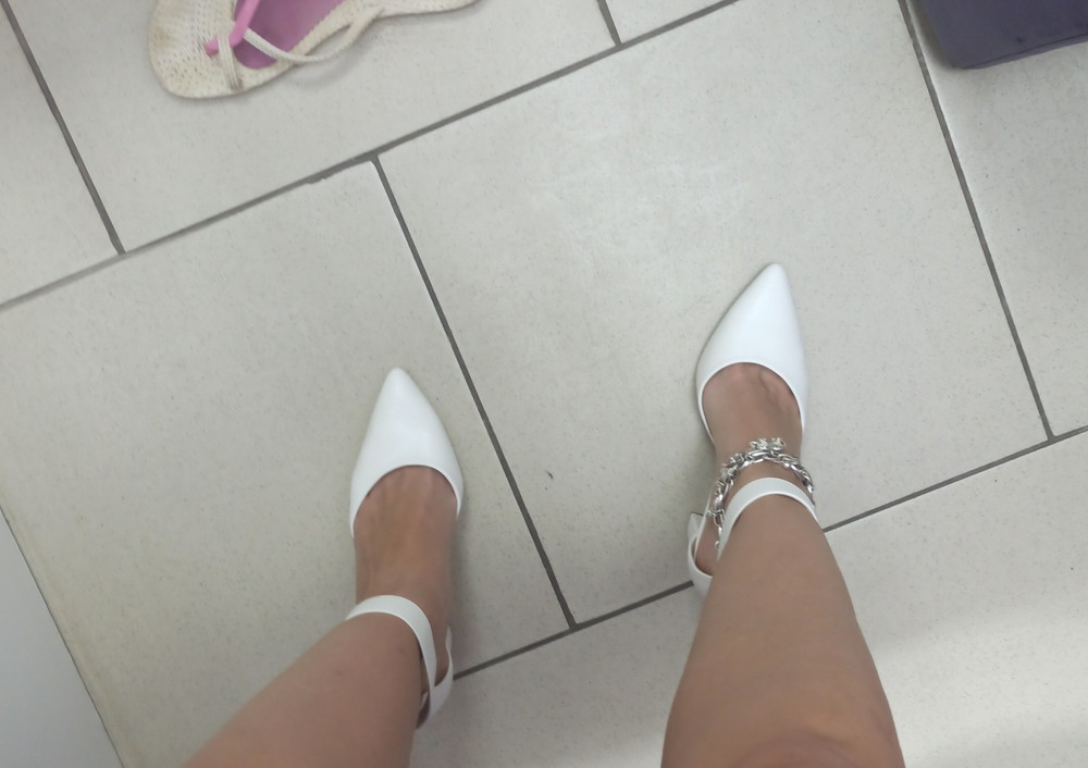 Девочки ,туфли просто космос 🔥удобные ,как тапочки ,смотрится на ноге очень красиво ,я в восторге ! Покупала к свадьбе 
Спасибо продавцу ❤️