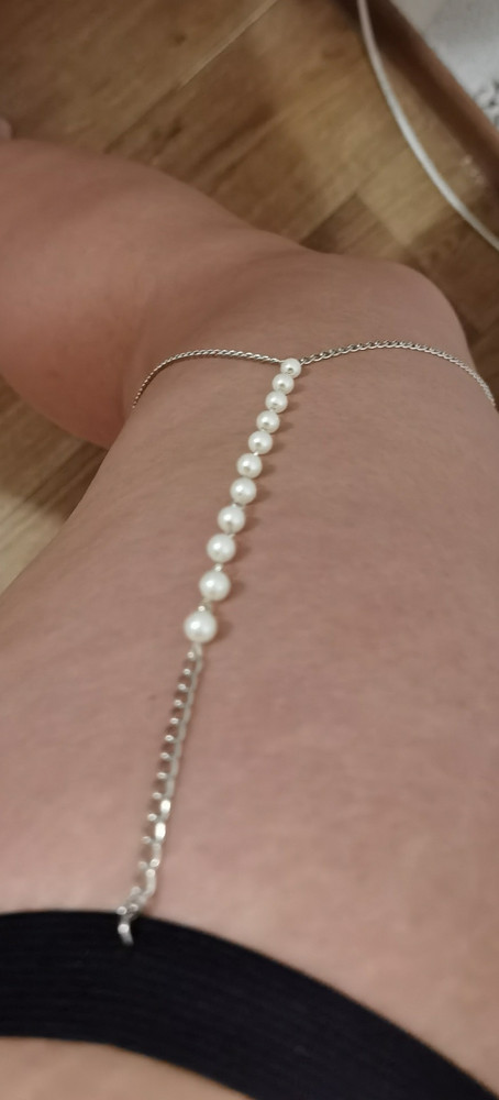 Цепочка красивая, но даже при ходьбе сползает. Не очень надежная резинка.
Попробую убрать звенья.