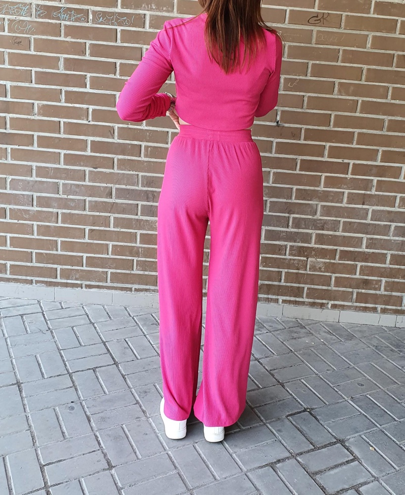 Штаны по длине отлично,  топ немного большой