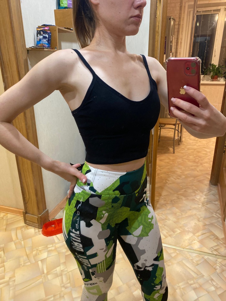 Удобный , но спина очень открыта 