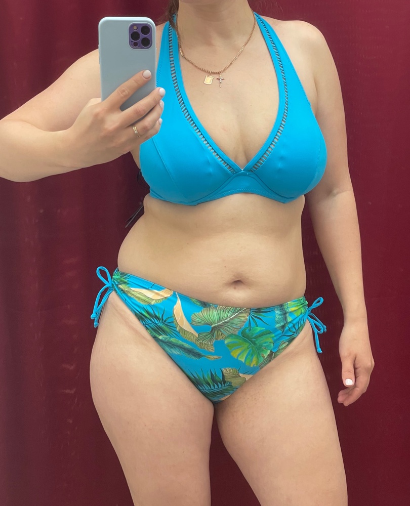 Симпатичный, но трусы немного старушечьи ! 