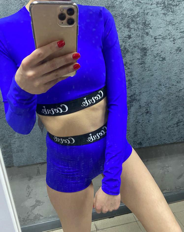 Крутые шорты, очень удобные, ткань плотная хорошо тянется, для тренировок идеальные 👍👍👍