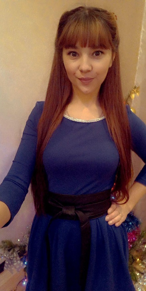 Заказываю первый раз, платье шикарное. Ткань плотная, мягкая и очень приятная к телу. Швы все ровные, запаха нет, цвет насыщенный. К платью купила пояс и к горловине пришила тесьму, так платье смотрится думаю отлично. Размер подошёл, только единственное в груди чуток мало, но это не критично, так как ткань немного тянется. Платье пришло за 7 дней. Покупкой очень довольна. Рекомендую.