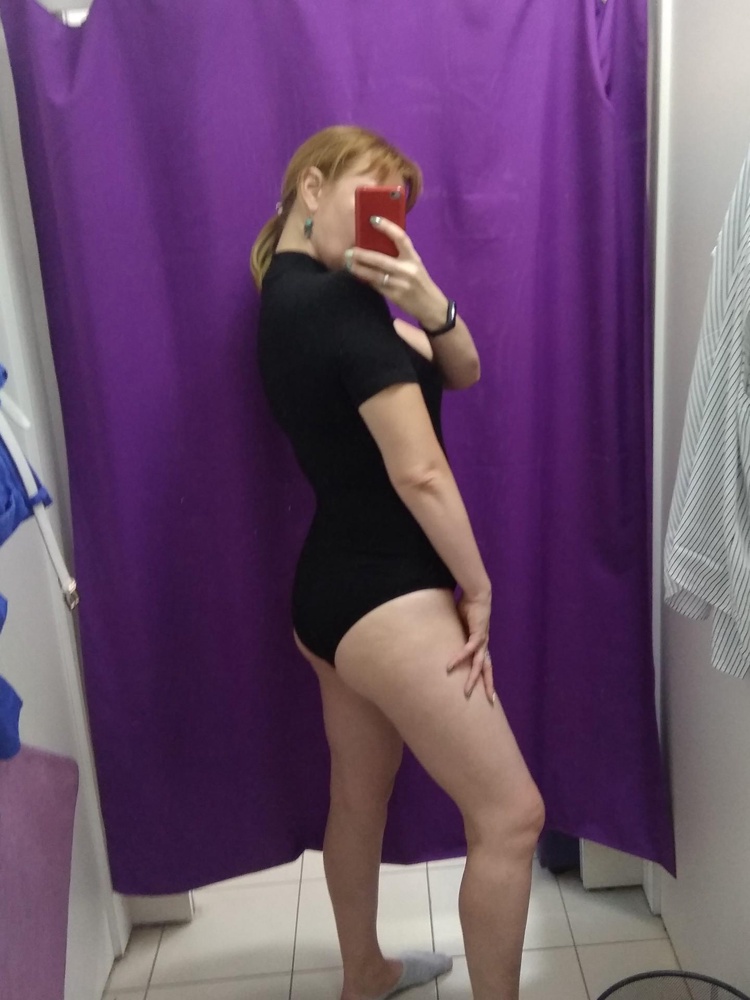 Отличное боди, мягкий. Ткань нормальная. Есть небольшой запах. На рост 173, ОБ 103, ОГ 99, отлично сел