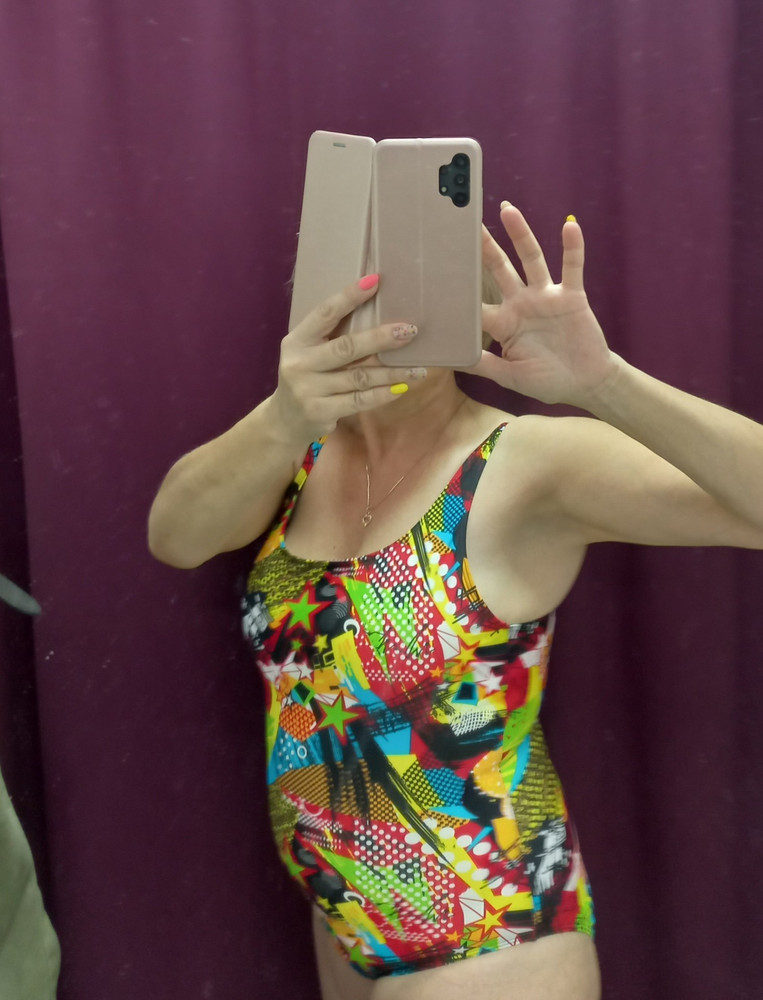 Купальник размер 48 на мой размер 48-50 и рост 160см и размер груди 3 сел идеально.Чашки тоненькие,но можно вложить другие