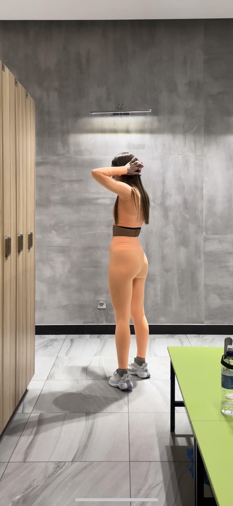 Нереально просвечиваются, подчеркивают все недостатки и даже больше 😅