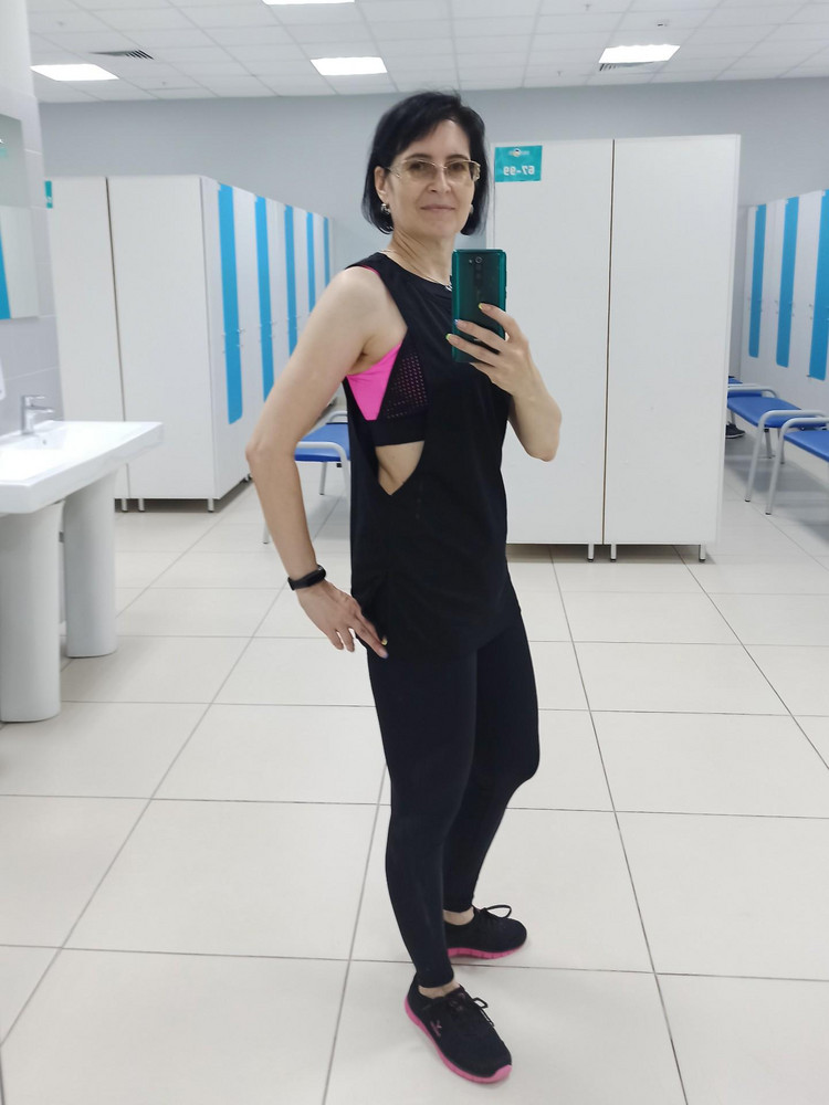 Я довольна. Если не всё идеально, то можно прикрыть этой майкой.