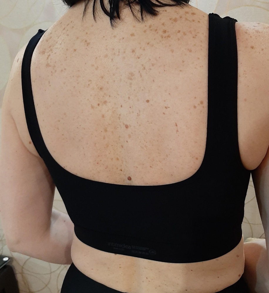 Отличное качество бюзгалтера, очень удобный, на свой размер 48-50 сел очень хорошо, брала для фитнеса под футболку. 
Но в описании описано что должен быть пушап, ожидала хоть небольшой так как грудь 96В, но пришло совсем без него, но так как удобно это не критично, под майкой сидит хорошо. Поэтому одну звёздочку снимаю!