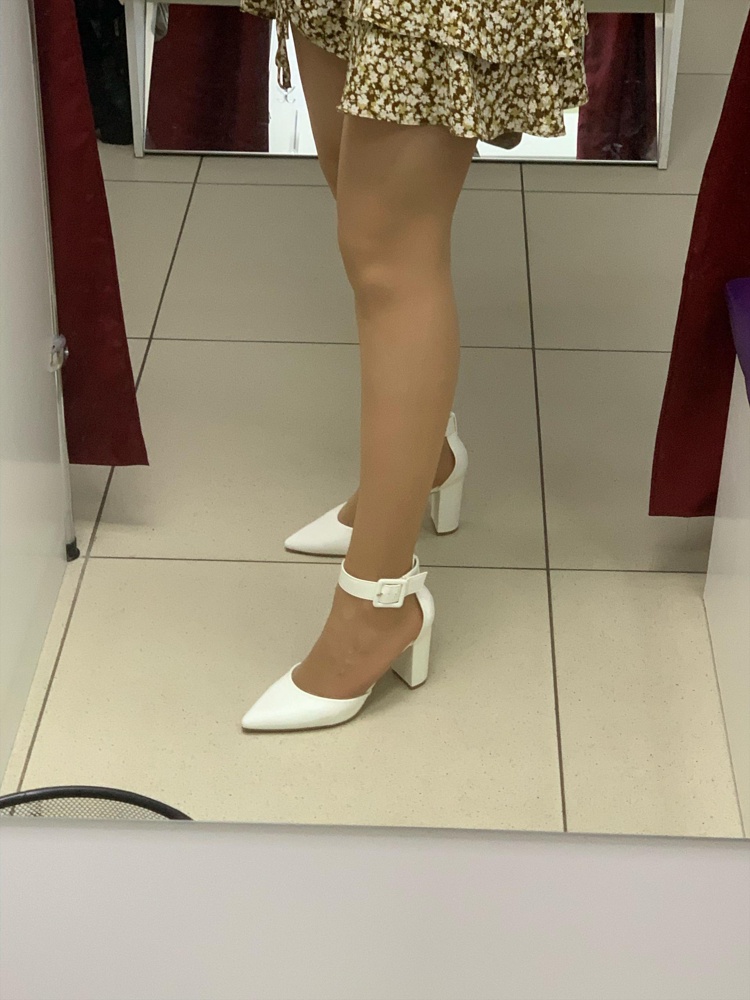 Несмотря на высокий каблук они удобные! -1 звезда из-за небольших загрязнений 