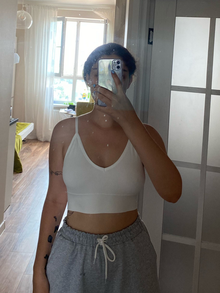 Классный топик,закажу ещё,другого цвета! Ткань мягкая ,чашечки сразу вытащила 