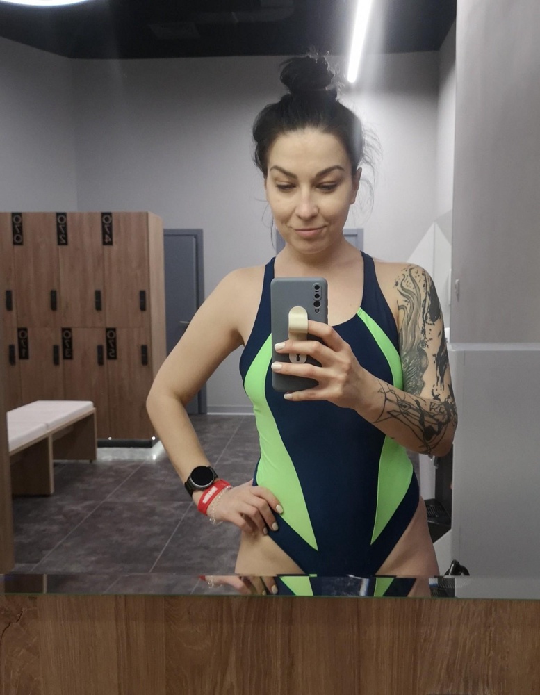 Купальник отличный! Плотная ткань, цвет немного бледнее, чем на фото, но не критично абсолютно.  Размеру соответствует.