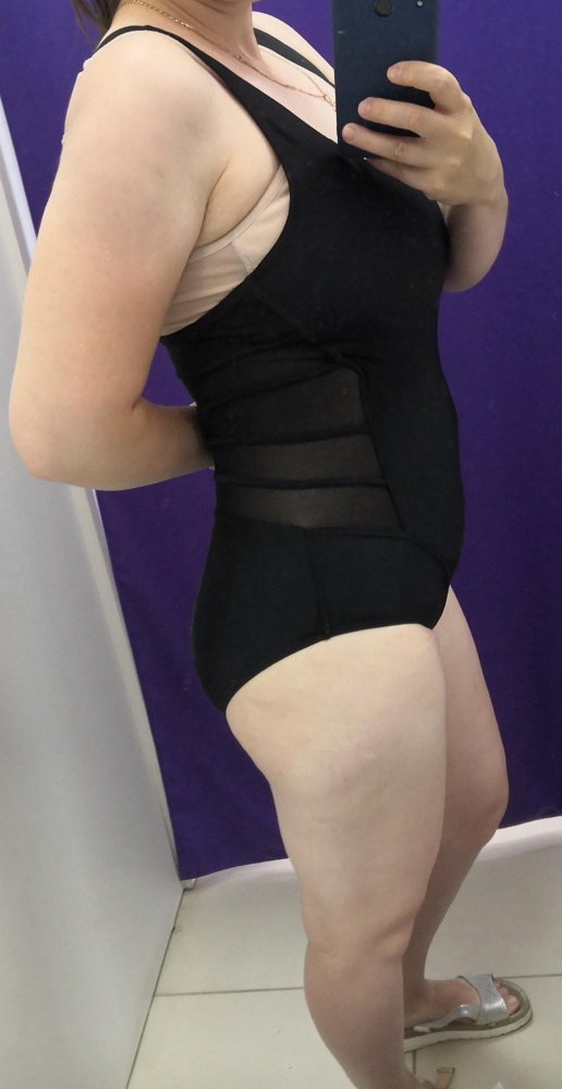 Не плохой, не понравилось как собирается под грудью у шва. Но все равно взяла. Большемерит. После родовые изъяны не скрыл.