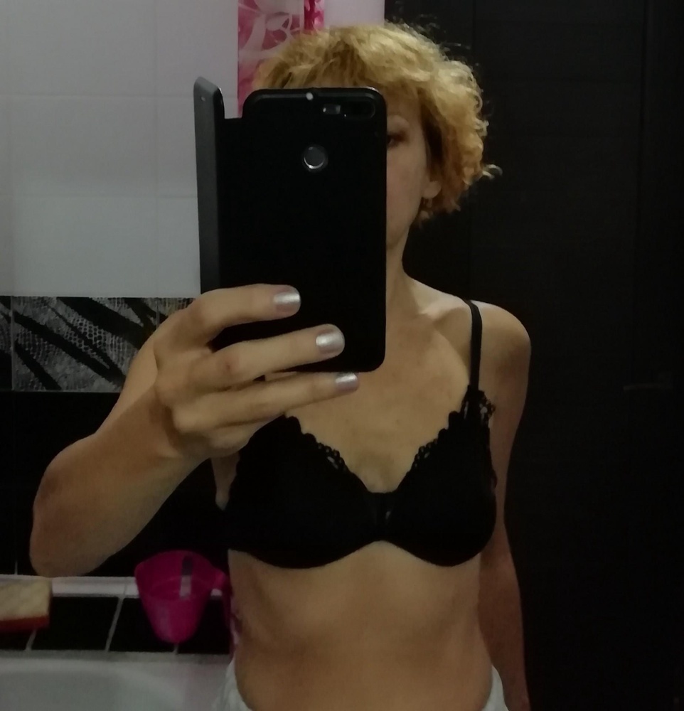 Отличный бюстгальтер. Размер 75 В сел идиально на мой 46 размер. Грудь не увеличивает.