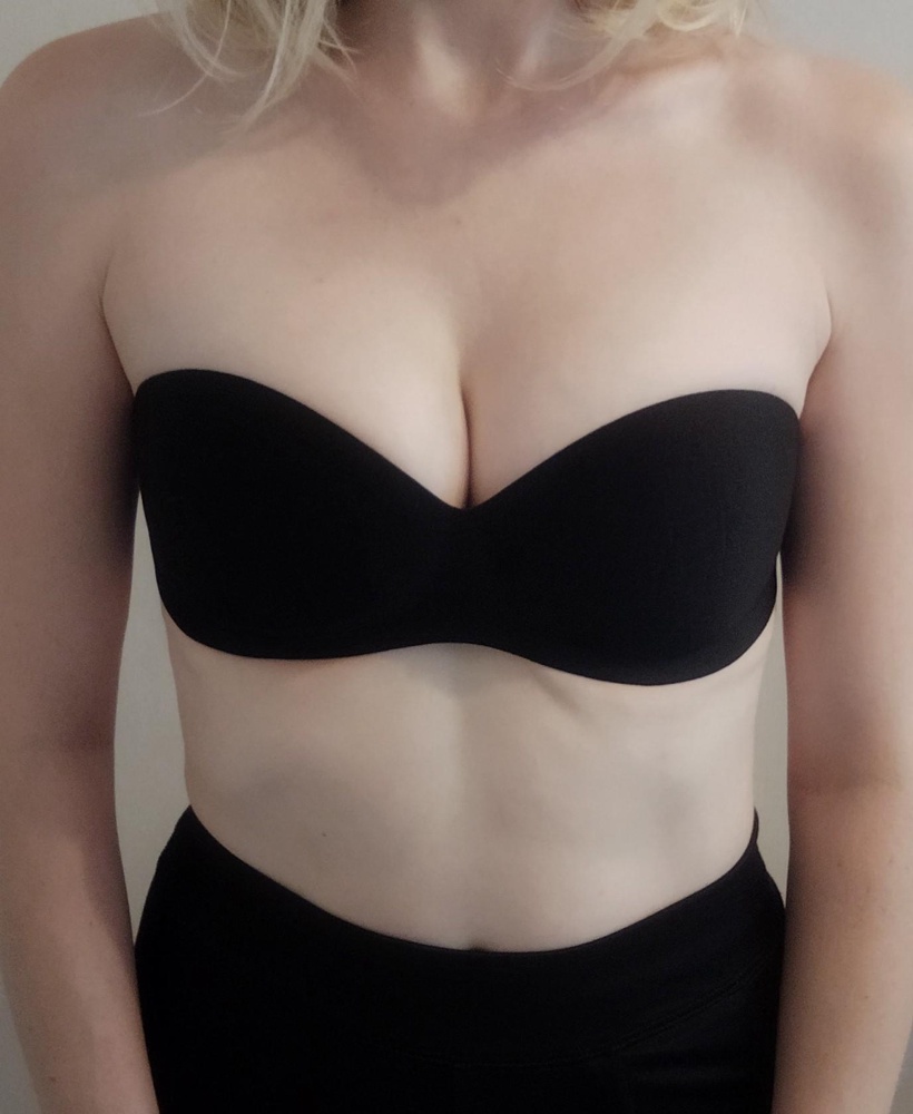 Хороший бюстгальтер за эту цену. Плотно сел, регулируется, приятный к телу, ничего лишнего. Под одеждой удобен. Спасибо