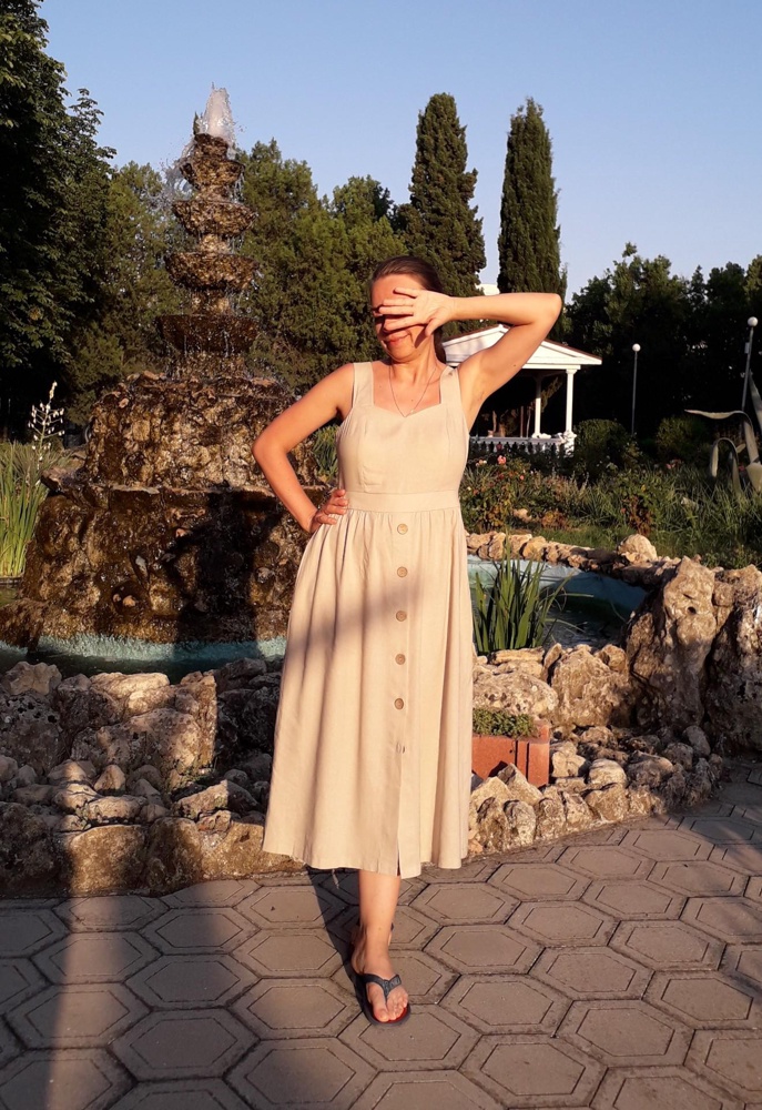 Отличный сарафан на рост 160, мои параметры 90-70-100 , 44 размер слегка с запасом не в облику.