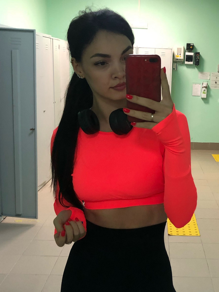 Отличное качество. Сел идеально. Цвет-сочный 🧡 спасибо!