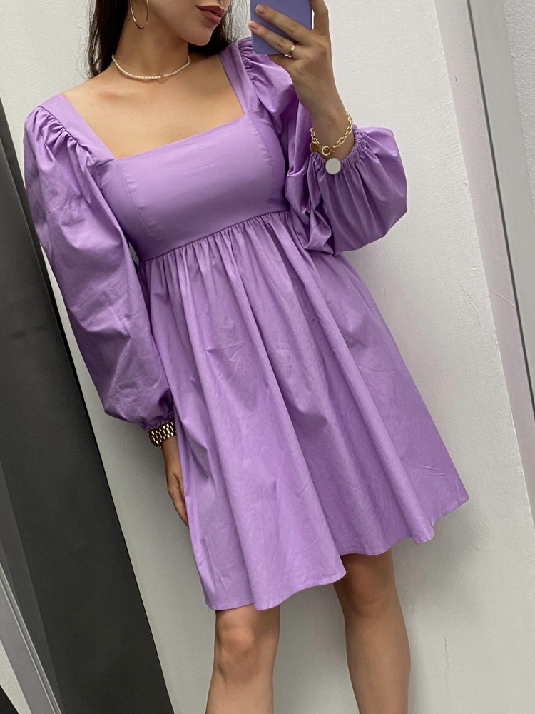 Девочки, если еще думаете покупать или нет эту лавандовую сказку, то мой совет - точно ПОКУПАТЬ!
Во первый, доставка за вечер! Я заказала вечером, а на утро уже привезли! Я всегда заказываю тут одежду и такое у меня первый раз! Обычно доставка 3-5 дней, а тут уже на утро я была в примерочной с этим платьем!
Покупала на свадьбу к подруге и получила комплиментов больше чем невеста)))) секси спинка, ох какой там бантик! очень удачный фасон, спрячет все недостатки и подчеркнет достоинства!  Ну и качество, просто шик! Все швы ровные, ниточки не торчат! Короче, я влюблена в платье! Оно невероятное! Теперь жду лета, что бы снова его надеть!