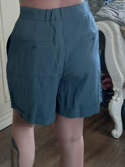 Шорты хорошие, материал приятный. Пришли мятыми(фото 2). Но отглаженные выглядят очень хорошо. Удобно и легко глядятся