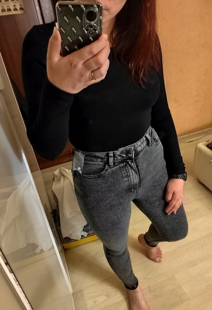 Хороший хлопковый боди. Сомневалась в размере, боялась будет маловат, но нет идёт размер в размер. Не просвечивает, идёт на кнопках, что удобно. На ог 93 от 70 размер М👌🏼