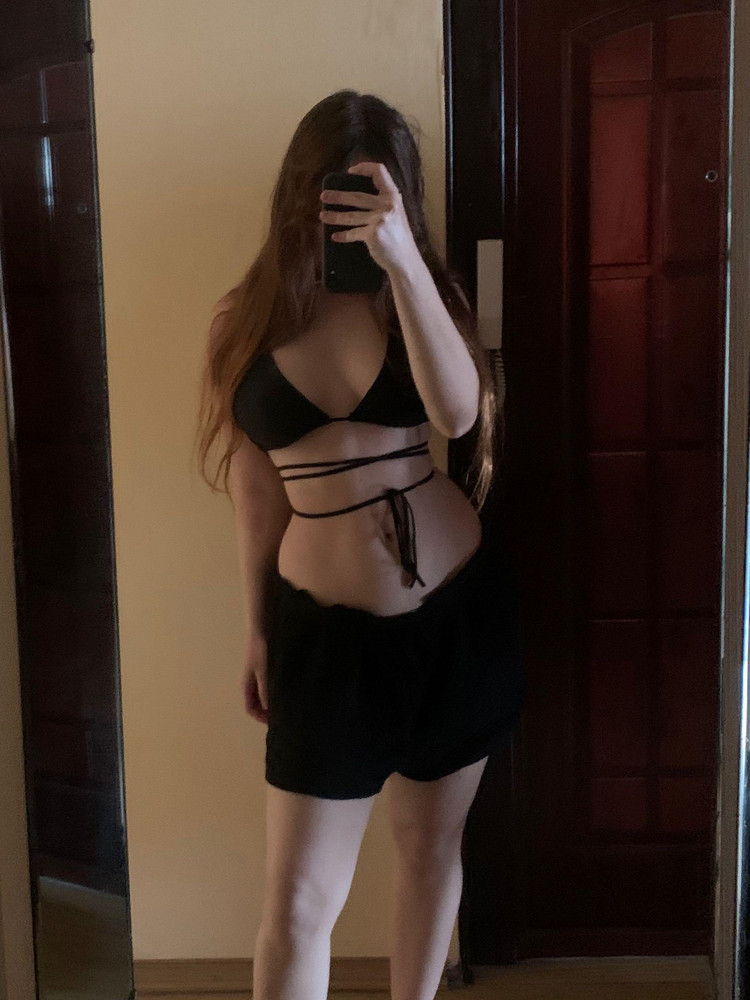 Купальник восторг, очень красиво и женственно! Грудь правда иногда выскакивает, в аквапарк в таком не сходишь, но в целом 🔥