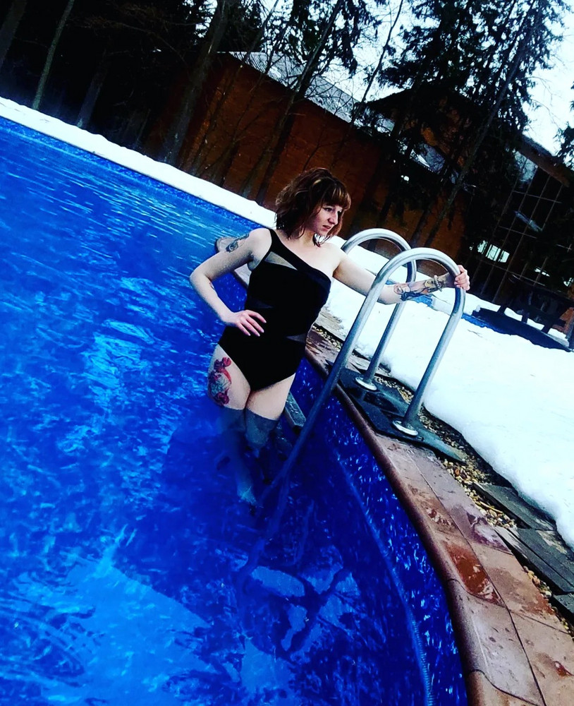 Купальник зашёл, все размер в размер.