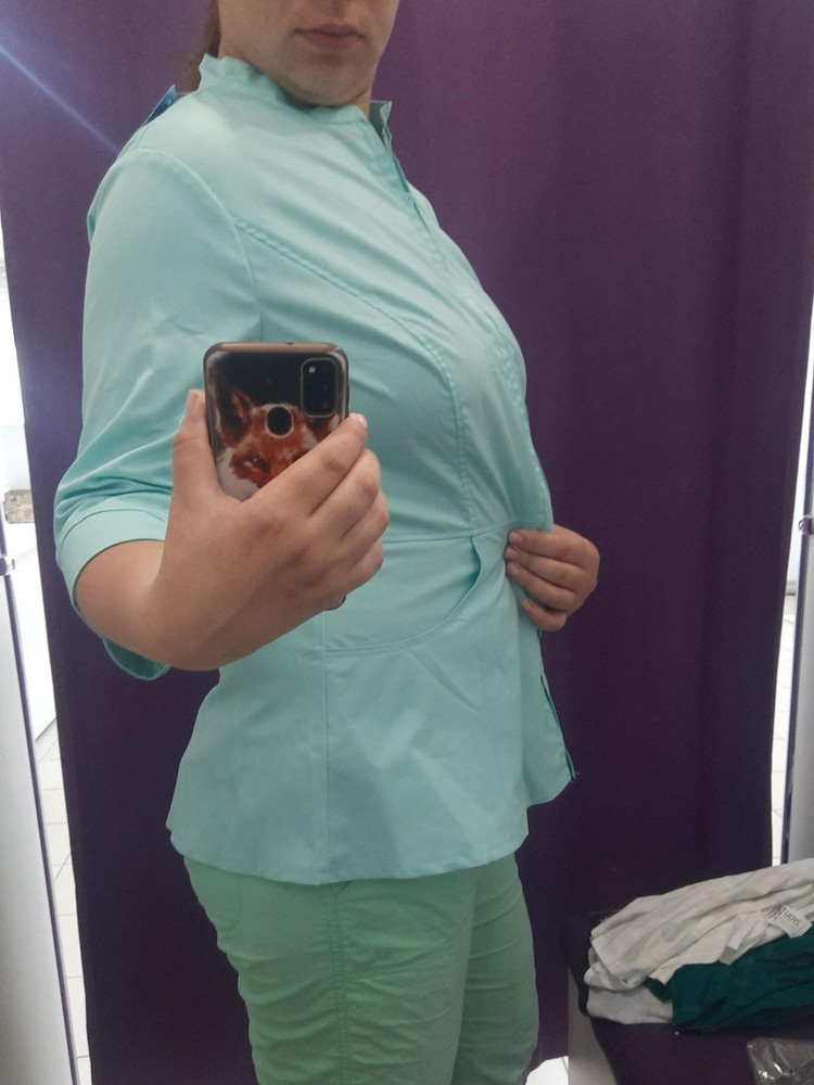 Как то не подошло
На 50 размер ( ог 100, от 90,рост 176) немного большевата.  Смотрится как то неправильно. То ли ростовка не та то ли посадка. И цвет не элитный мятный как на фото,а дешевый санитарский. 
Возврат