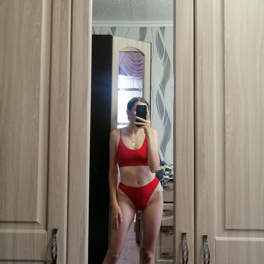 Комплект суперский 😍 отлично тянется и не оставляет следов на теле, очень приятный к телу 👍