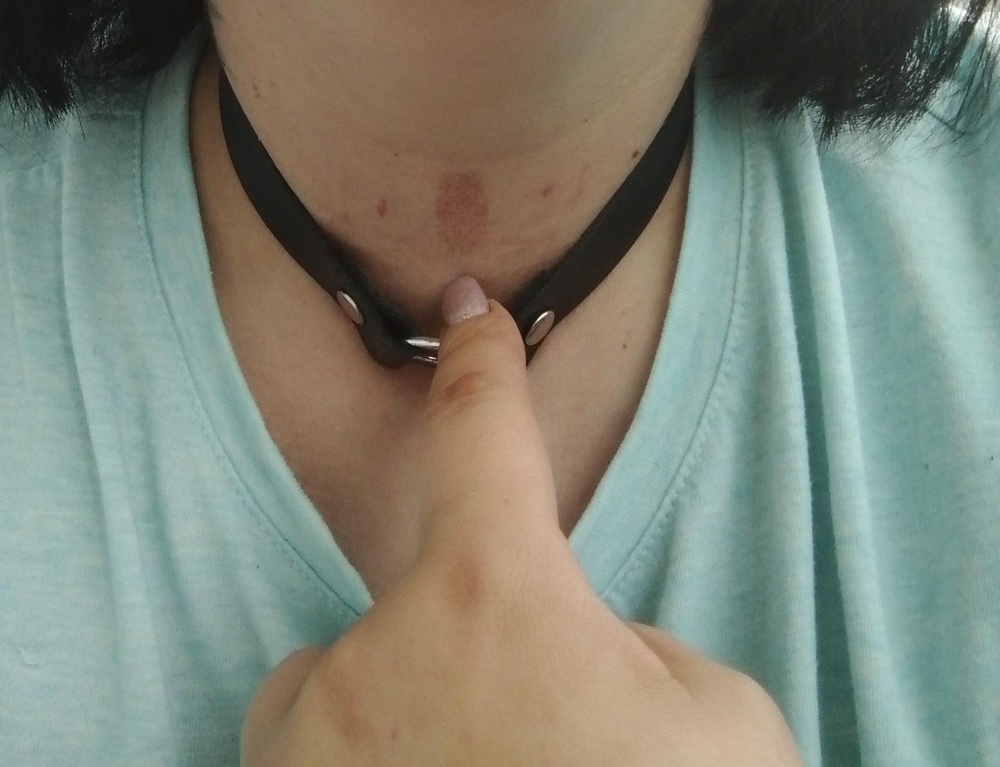 Очень классный, но тянуть за него не следует.