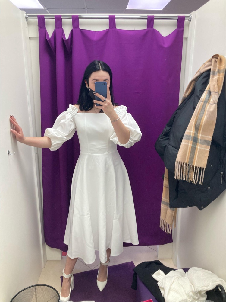 Платье класс!заказывала 46 размер,мой 44,подошёл.Платье маломерки.Очень красивое и нежное 