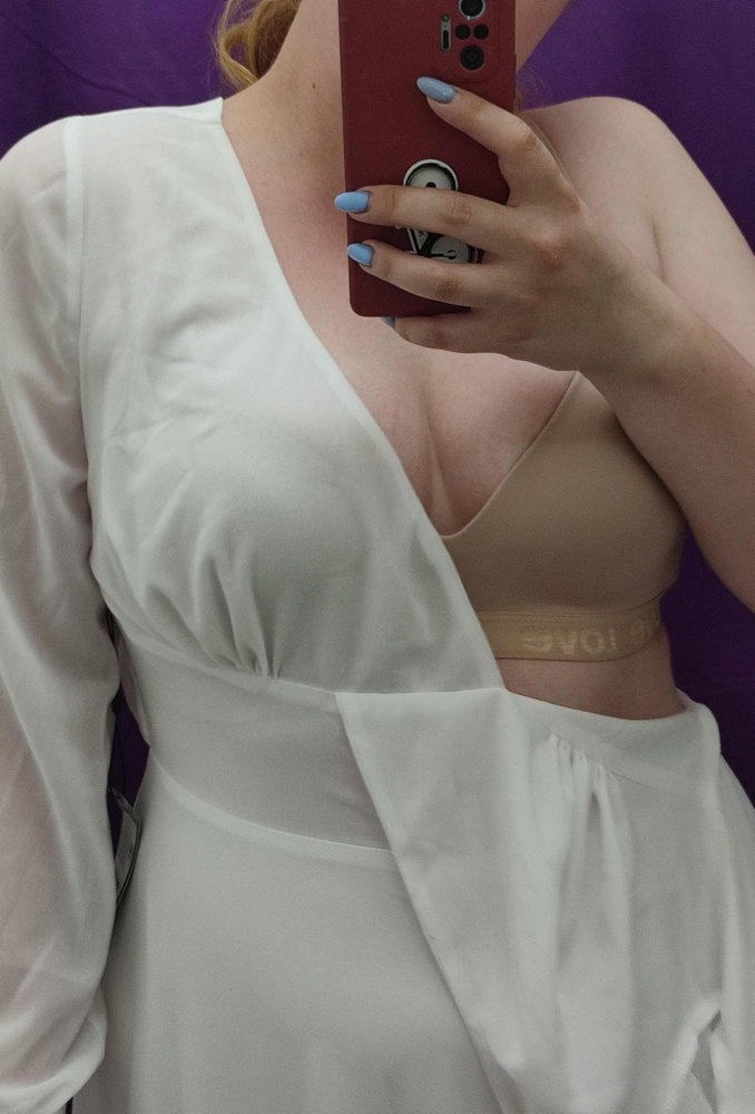 Понравился, под белой одеждой незаматтный, взяла ☺ На обхват под грудью 90см и чашку Б комфортно.