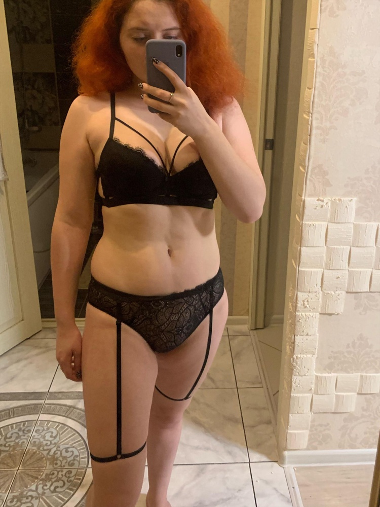 Коробка пришла помятой и открытой. Так всё нормально.