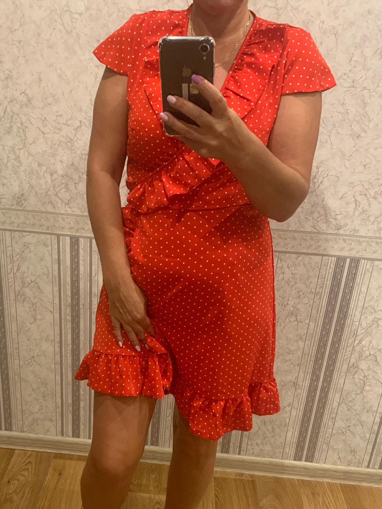 Платье просто бомба. Не думала, что так сядет и так круто будет смотреться !! 💃 на свой 44-46 брала размер 46. Идеально.  Цвет ярче, чем на фото. Спасибо ) 