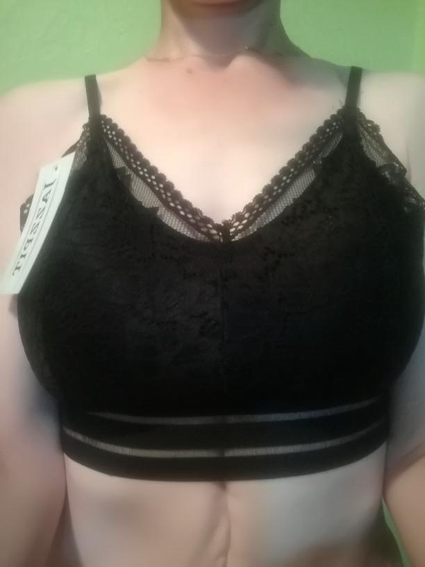 Отличное бельё, перед использованием такие вещи обязательно стираю. После стирки на резинке трусиков ниточка вытрепалась, еле заметная, поролон вставка легко снимается, после стирки без труда поставила на место. Носила три часа, не жмет, не натирает. Ношу 42 размер. 80—65—90. Очень довольна покупкой. Заказала ещё в розовом цвете. Рекомендую