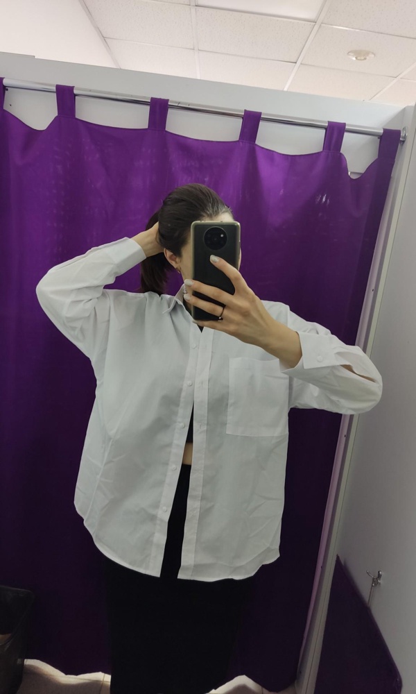 Даже если оверсайз, все равно она очень огромная, параметры в таблице размеров явно занижены, очень большая рубашка !!!