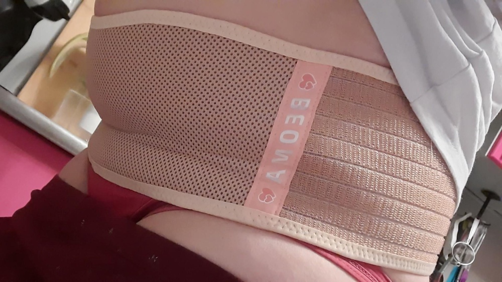 После кесарево надела, супер! Размер универсальный, под одеждой не видно, приятен к телу.