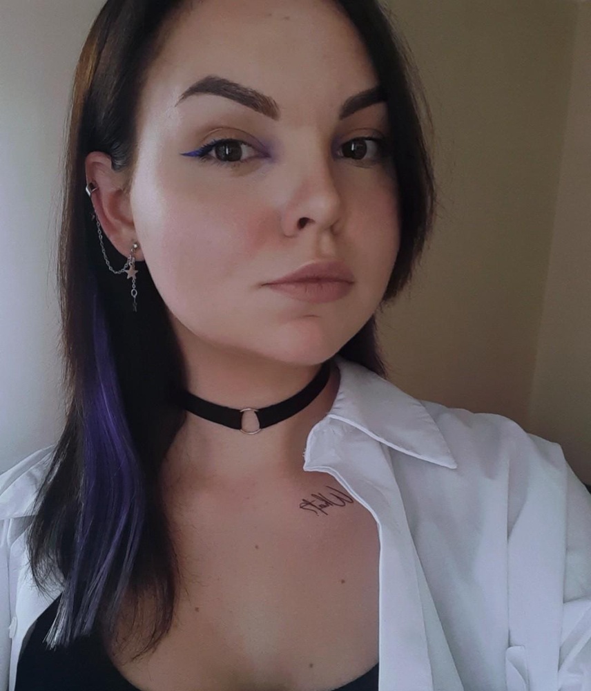 Отличный чокер! Очень удобный)