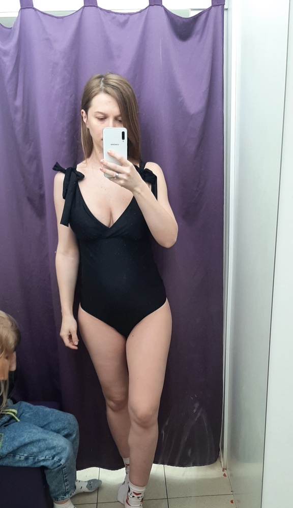 Уже покупала раздельный - очень понравилось качество, решила взять ещё беременный.

Размерная сетка соответствует меркам.

Мои мерки сейчас 90-85(25нед)-99, рост 168 : взяла сравнить М и Л: М на сегодня сел идеально, чуть тянет в бёдрах. Л - в бёдрах хорошо, в груди у меня чуть свободен, но приемлемо. 
 Меньше, понятно, за лето не стану, поэтому Л))  фото в обоих размерах 