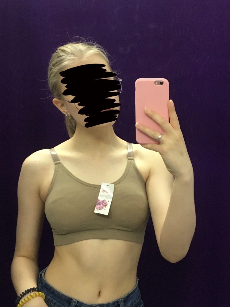 Топ хороший, ничего не скажешь, минус только в не очень аккуратных чашечках, буду заказывать отдельно, а так все хорошо, советую🤭🤭🤍🤍