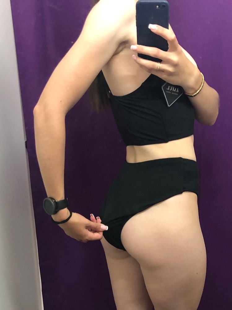 Мне ещё одна попа в трусы поместится😔когда намокнет и того хуже будет😔отказ