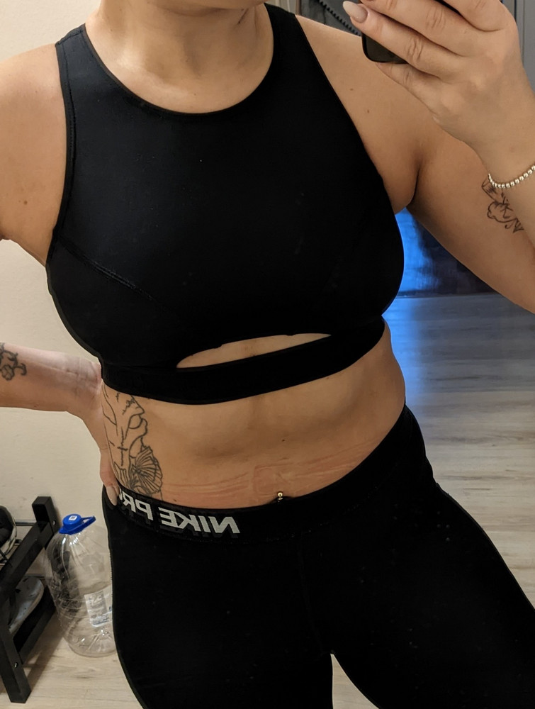 Очень комфортный материал и сидит отлично.
С удовольствием взяла бы и другие расцветки, если ещё будет в наличии ❤️